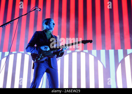 MADRID - SEP 7: Zwei Tür Cinema Club (Band) im Konzert an Dcode Music Festival führen Sie am 7. September 2019 in Madrid, Spanien. Stockfoto