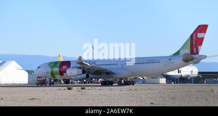 Teruel, Spanien - Oktober 24, 2019: Air Portugal unternehmen Ebene auf die verschrottung Flughafen von Teruel Spanien. Stockfoto