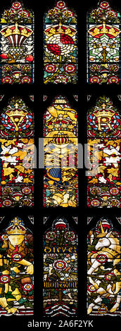 Viktorianische Glasfenster zu Ehren Königin Victoria, Grand Staircase, Rochdale Rathaus, Greater Manchester, UK Stockfoto
