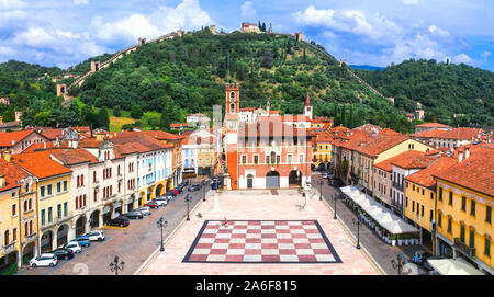 Schöne Marostica altes Dorf, Panoramaaussicht, Venetien, Italien. Stockfoto