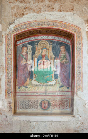 Fresken in der Kirche von Santa Maria Maggiore, Sovana, Grosseto, Toskana, Italien Stockfoto