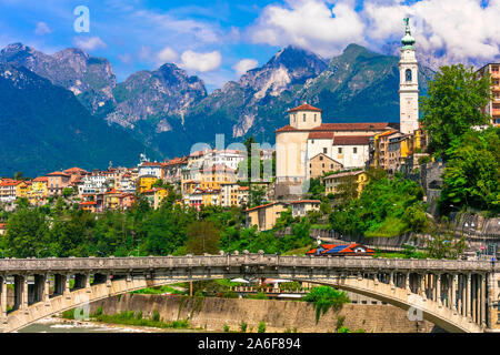 Tolle Landschaft der Dolomiten Belluno und schöne Stadt. Venetien Provinz von Italien Stockfoto