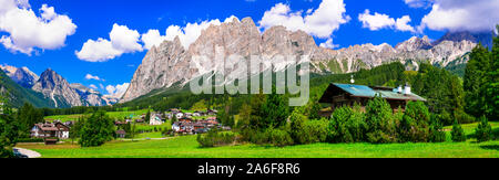 Tolle Landschaft der Dolomiten Berge, Cortina d'Ampezzo berühmten Skigebiet in Italien Stockfoto