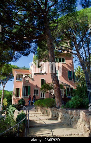 Das Äußere des Casa Gaudi im Park Güell in Barcelona, Spanien Stockfoto