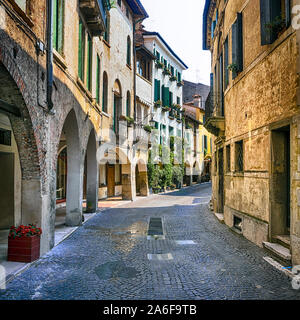 Reisen und Sehenswürdigkeiten im Norden von Italien - mittelalterliche Stadt Asolo in Venetien Provinz Stockfoto