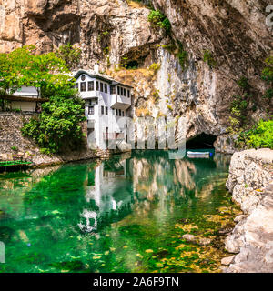 Berühmte Blagaj Tekija, islamische Kloster in Bosnien und Herzegowina. Stockfoto