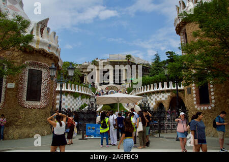 Der Eingang zum Park Güell in Barcelona, Spanien Stockfoto