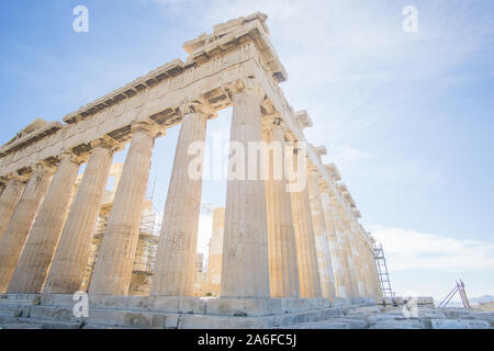 Einen schönen sonnigen Tag auf der Akropolis in Athen, Griechenland, die ikonische Parthenon ist einfach fantastisch, sein unglaubliches ein solches Wahrzeichen zu sehen Stockfoto