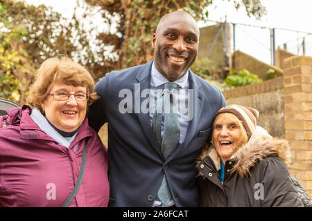 Southend On Sea, Großbritannien. 25 Okt, 2019. Ehemalige England Verteidiger Sol Campbell nimmt Aufladungen von Southend United als der neue Manager. Seinen ersten Gegner sind Paul Lambert Ipswich Town, derzeit Zweiter in der EFL-Abteilung eine. Penelope Barritt/Alamy leben Nachrichten Stockfoto