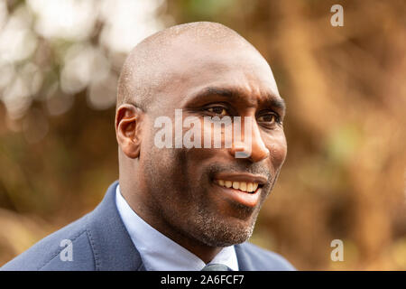 Southend On Sea, Großbritannien. 25 Okt, 2019. Ehemalige England Verteidiger Sol Campbell nimmt Aufladungen von Southend United als der neue Manager. Seinen ersten Gegner sind Paul Lambert Ipswich Town, derzeit Zweiter in der EFL-Abteilung eine. Penelope Barritt/Alamy leben Nachrichten Stockfoto