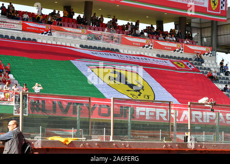 Scarperia E San Piero, Italien. 27 Okt, 2019. Fans ferrariduring Ferrari Challenge World Finals - Mugello 2019, Ferrari Challenge Cup in Scarperia e San Piero, Italien, 27. Oktober 2019 - LPS/Alessio Marini Credit: Alessio Marini/LPS/ZUMA Draht/Alamy leben Nachrichten Stockfoto