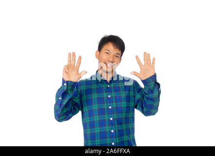 Die asiatische ungepflegte Mann in Blue Plaid Shirt zeigt Nummer neun Symbol durch seine Finger. Stockfoto