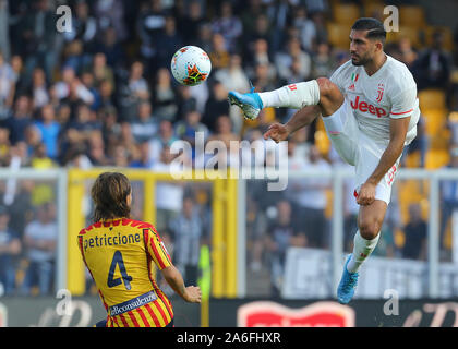 Lecce, Italien. 26. Oktober 2019. Juventus' Deutsche Mittelfeldspieler Emre die Kugel während der italienischen Serie A Fußballspiel US Lecce vs Juventus Turin am 26. Oktober 2019 An der Via del Mare-Ettore Giardiniero Stadion steuern können. Lecce zeichnete mit Juventus 1-1. Credit: Unabhängige Fotoagentur Srl/Alamy leben Nachrichten Stockfoto