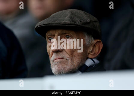 Southend United Fan watch das Spiel während der Sky Bet League ein Spiel an Wurzeln Hall, Southend. Stockfoto