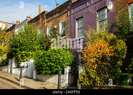 LONDON, UK, 22. Oktober, 2019: Hampstead ist ein Stadtteil von North Central London voller georgianischen Gebäude und charmanten Gassen Stockfoto