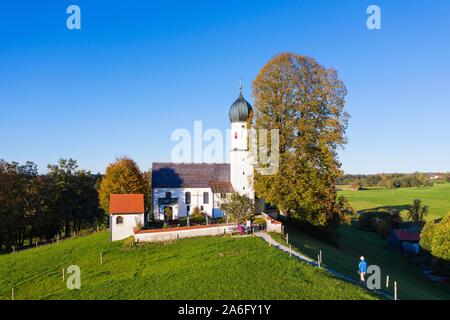 Kirche Maria Heimsuchung in Oberbuchen, in der Nähe von Bad Heilbrunn, Tölzer Land, Luftaufnahme, Voralpen, Oberbayern, Bayern, Deutschland Stockfoto