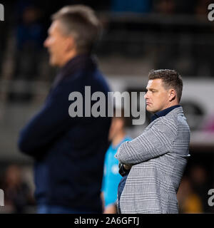 Almelo, Niederlande. 26 Okt, 2019. ALMELO, 26-10-2019, Erve Asito Stadium, der niederländischen Eredivisie Fußball Saison 2019/2020. PEC Zwolle Trainer John stegeman während des Spiels Heracles Almelo-PEC Zwolle Credit: Pro Schüsse/Alamy leben Nachrichten Stockfoto