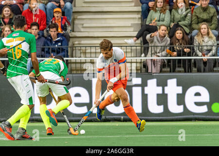 Amstelveen, Niederlande. 26 Okt, 2019. AMSTELVEEN, 26-10-2019, FIH-Hockey Olympic Qualifier 2019 (Männer). Veranstaltungsort: Wagener Stadion. Während des Spiels Niederlande Pakistan vs. Credit: Pro Schüsse/Alamy leben Nachrichten Stockfoto