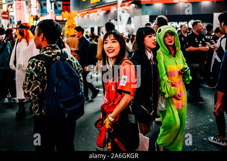 Shibuya, Japan. 26 Okt, 2019. Menschen Halloween Feiern in Shibuya, Japan am 26. Oktober 2019. Quelle: Lba Co.Ltd./Alamy leben Nachrichten Stockfoto