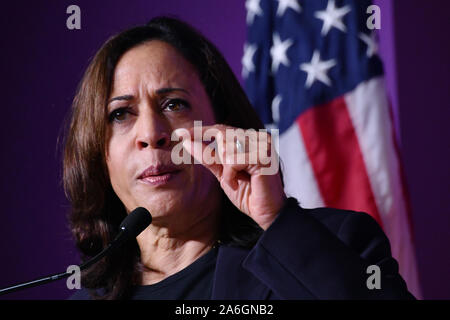 Columbia, USA. 26 Okt, 2019. Demokratische Präsidentschaftskandidaten Senator Kamala Harris Adressen der Benedikt College Strafjustiz Forum Oktober 26, 2019 in Columbia, South Carolina. Foto von Richard Ellis/UPI Quelle: UPI/Alamy leben Nachrichten Stockfoto