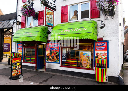 Benny's Fast-Food-Imbiss serviert Pizza, Donna Döner, Burger und andere Lebensmittel, die jamaikanische Essen Stockfoto