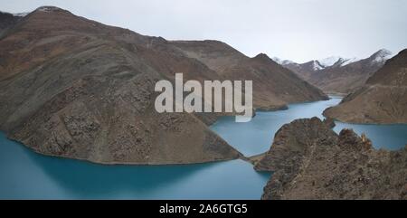 Die Simila Pass oben Manla Behälter Gyantse County in der Autonomen Region Tibet, ist mit 4.200 m über dem Meeresspiegel gelegen. Stockfoto