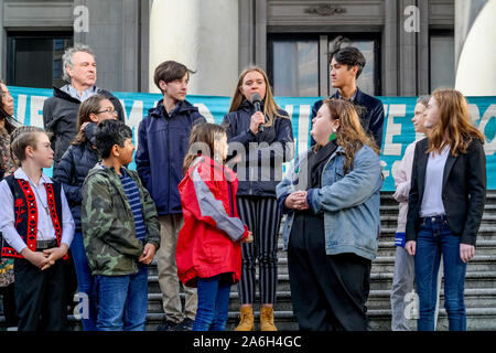 Kanadische Jugend Datei charter Klage gegen die Bundesregierung für das Beitragen zu den gefährlichen Klimawandel, Vancouver, British Columbia, Kanada Stockfoto