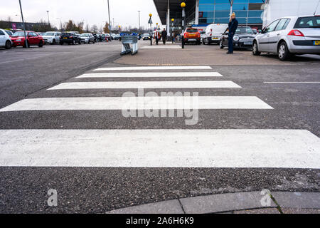 Zebrastreifen an Tesco Extra im Longton Stockfoto