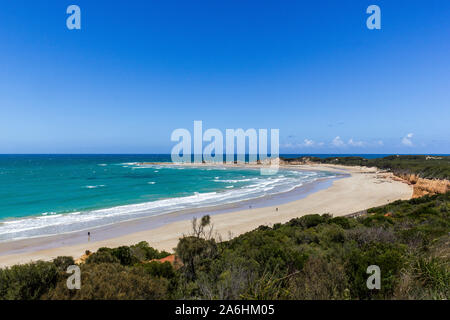 Wunderschöne Blaue Lagune an der Great Ocean Road, Australien Stockfoto