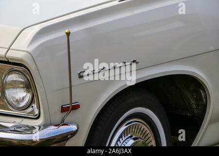 Weiß Vauxhall Cresta ist während der jeden Montag retro Autos Besitzer treffen auf dem öffentlichen Strand von Hevringholm gesehen, Dänemark am 29. Juli 2019 © Michal Fludra/Alamy leben Nachrichten Stockfoto