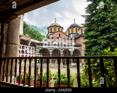 Rila, Bulgarien - 23. Juni 2019: Rila Kloster, einer der wichtigsten touristischen Destinationen und UNESCO-Welterbe in Bulgarien Stockfoto