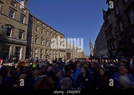 Reiter und civic Zahlen im Jahr 2019, der Märsche in Edinburgh, Schottland, Großbritannien. Über 250 Pferde und Reiter nahmen an der Veranstaltung teil. Stockfoto