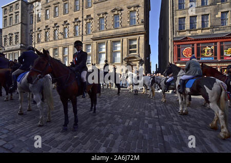 Reiter und civic Zahlen im Jahr 2019, der Märsche in Edinburgh, Schottland, Großbritannien. Über 250 Pferde und Reiter nahmen an der Veranstaltung teil. Stockfoto