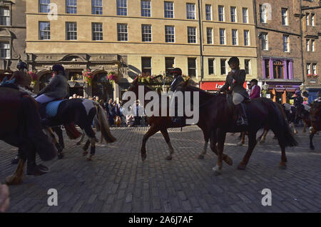 Reiter und civic Zahlen im Jahr 2019, der Märsche in Edinburgh, Schottland, Großbritannien. Über 250 Pferde und Reiter nahmen an der Veranstaltung teil. Stockfoto