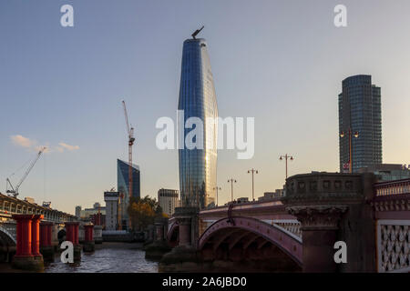 Die Vase (Ein Blackfriars), London SE1, einem modernen gemischte Verwendung Wolkenkratzer (Hotels und Apartments), die bankside am Südufer der Themse Stockfoto