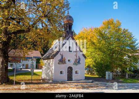 Kapelle in Klais, Gemeinde Krün im Landkreis Garmisch-Partenkirchen in Oberbayern. Stockfoto