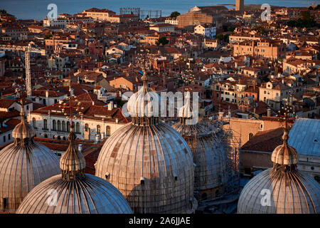 Saint Mark's Basilika Blick vom Campanile di San Marco Venedig Italien Stockfoto