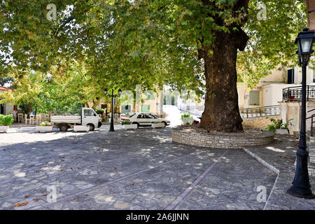 Kleine Städte Marathokambos, Platanos, Voutliotes und Koumaiika auf der griechischen Ägäis Insel Samos. Stockfoto