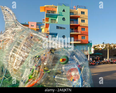 Schöne bunte Häuser an der Marina in Albufeira an der Algarve in Portugal Stockfoto