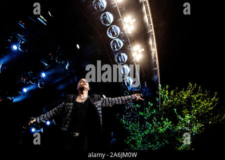 Skanderborg, Dänemark. 07. August 2019. Robbie Williams, der englische Sänger, Songwriter und Musiker, führt ein Live Konzert während der dänischen Musik Festival 2019 SmukFest in Skanderborg. (Foto: Gonzales Foto - Lasse Lagoni). Stockfoto