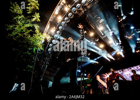 Skanderborg, Dänemark. 07. August 2019. Robbie Williams, der englische Sänger, Songwriter und Musiker, führt ein Live Konzert während der dänischen Musik Festival 2019 SmukFest in Skanderborg. (Foto: Gonzales Foto - Lasse Lagoni). Stockfoto