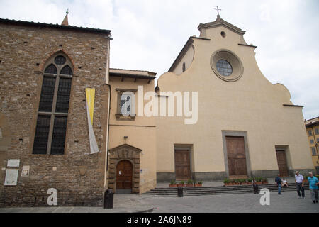 Renaissance Basilica di Santo Spirito (Basilika des Heiligen Geistes) in XV gebaut von Filippo Brunelleschi im historischen Zentrum von Florenz entwickelt aufgeführt Stockfoto