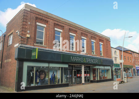 UK, Barrow-In-Furness, High Street, Dalton Road, Marks & Spencer, Store, Cumbria, Großbritannien, Marks & Spencer, Cumbria Stadt, im Norden der Stadt. Stockfoto