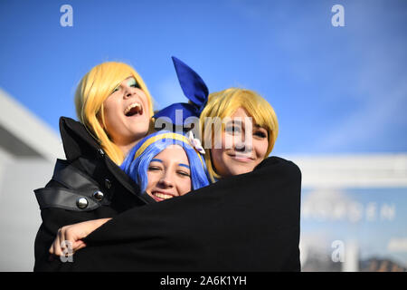 Cosplayer, während der dritte Tag der MCM Comic Con im ExCel London im Osten von London. Stockfoto