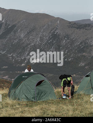 Outdoor Zelt in die Berge. Wandern in den Bergen Stockfoto