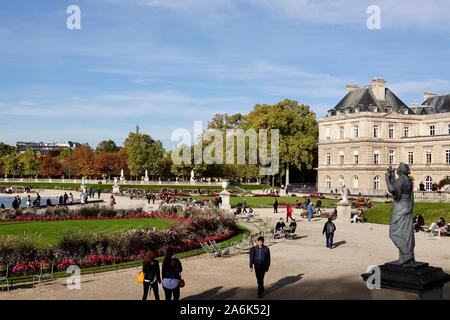 Herbst in den Luxemburg Gärten, Oktober in Paris, Frankreich Stockfoto