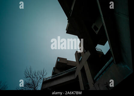 Montreal, Quebec/Kanada - 31. Mai 2013: Square Condominum Asysmetric architektonischen Komplex/Gebäude, das ist wirklich einzigartig in Montreal, Quebec/Kanada Stockfoto