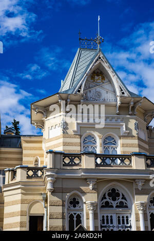 29. SEPTEMBER 2019, TIFLIS, GEORGIEN; Architektur der Altstadt von Tiflis restaurierten Teil der Agmashenebeli Avenue in der Innenstadt von Tiflis Stockfoto