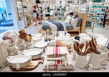 Barcelona Spanien, Katalonien Poblenou, Avinguda Diagonal Avenue, Einkaufszentrum Glories, Geschäft, Zara Home, Inditex Group, Heimtextilien, Küchengeräte, beddi Stockfoto