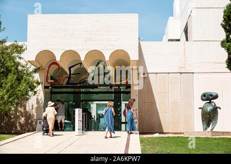 Barcelona Spanien, Katalonien Parc de Montjuic, Fundacio Joan Miro Stiftung, außen vor, Eingang, Museum für zeitgenössische Kunst, Skulptur, Bronze figu Stockfoto